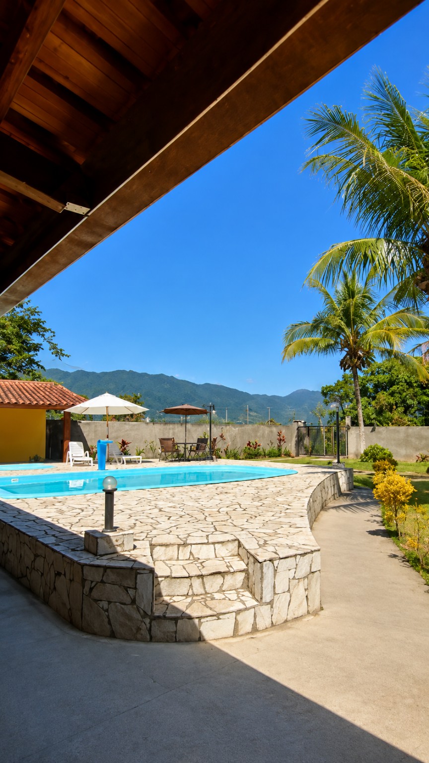 Área da piscina da Pousada Juqueriquerê, fotografia 5